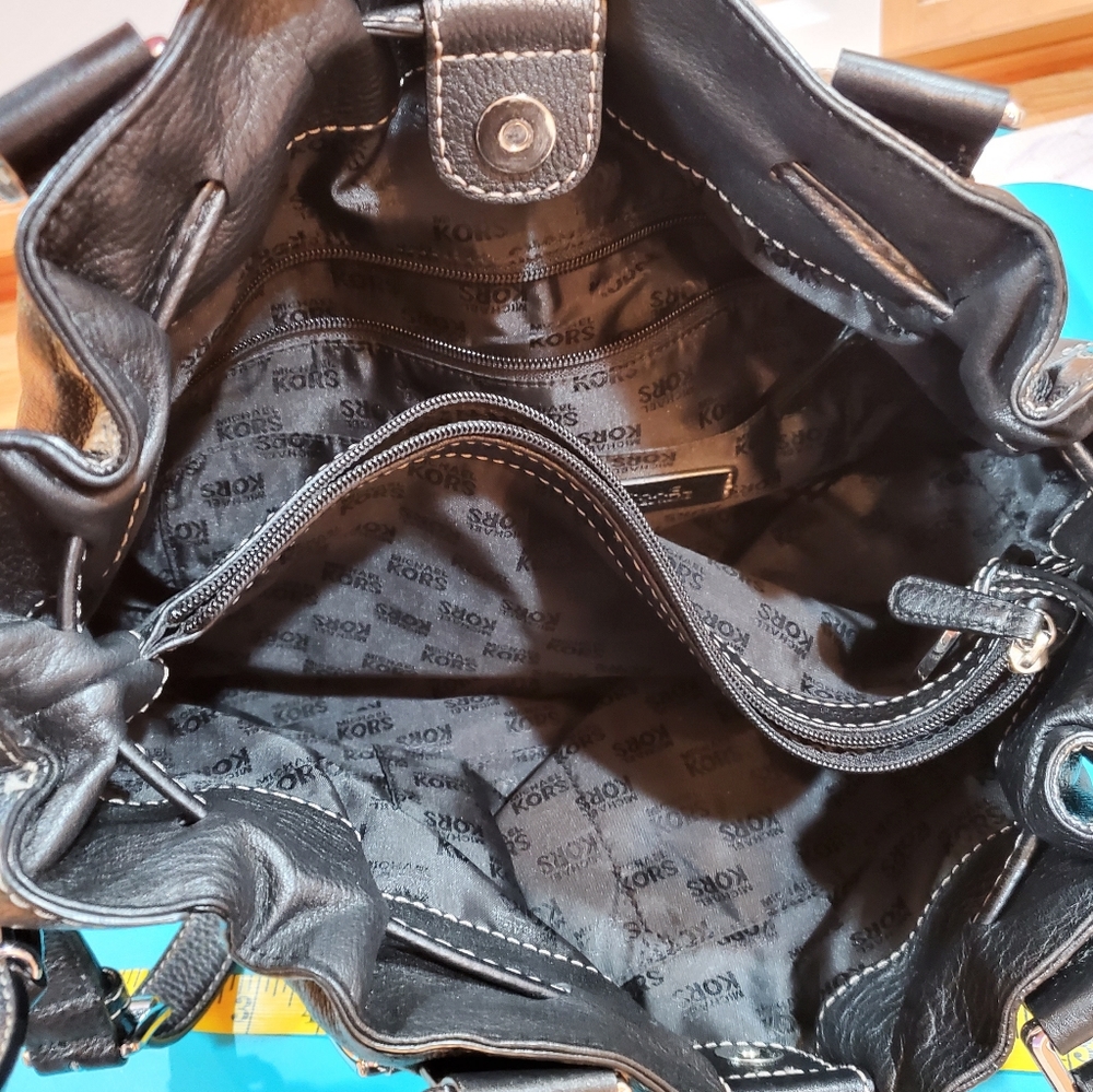 Michael Kors leather black purse - Picture 9 of 12